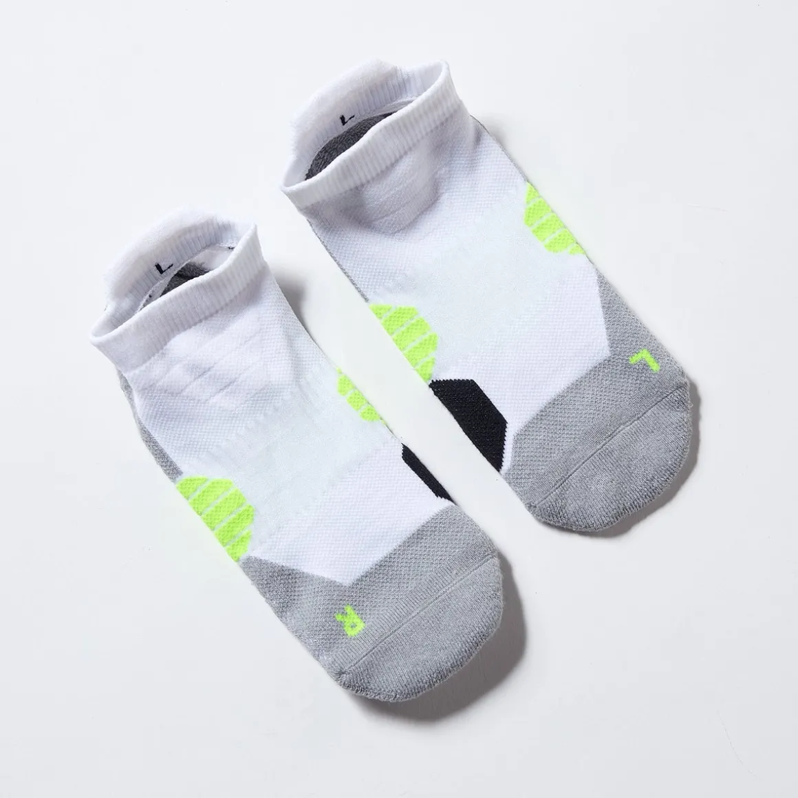Unisex No Show Medium Cushion Sock - White
