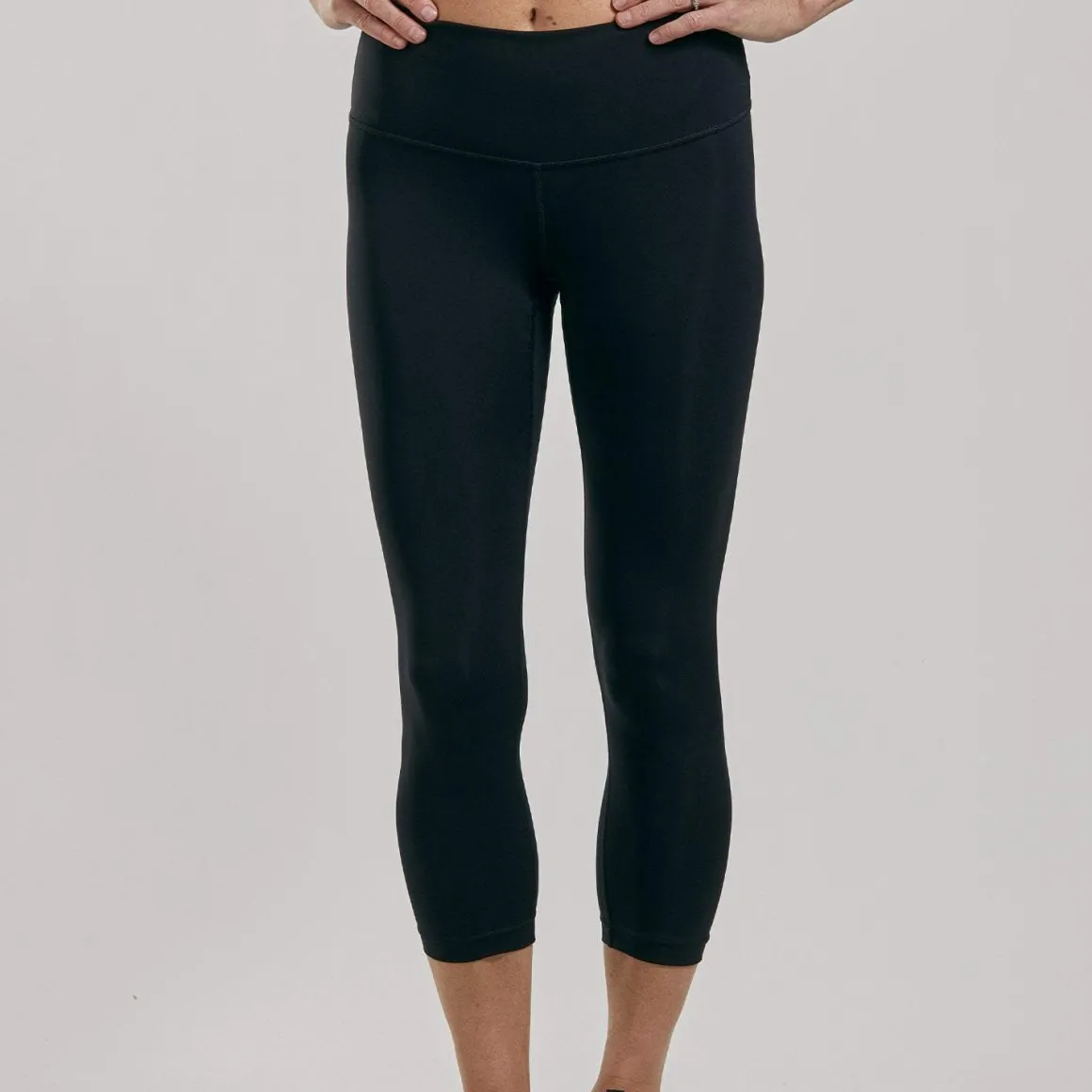 Women's Elite Run Capri - Black