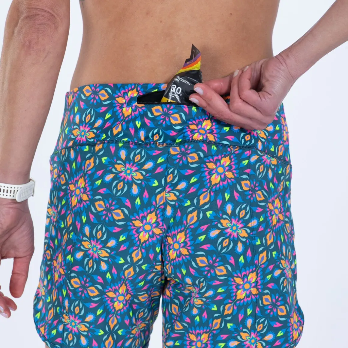 Women's Ltd Run 6" Short - Kaleidoscope